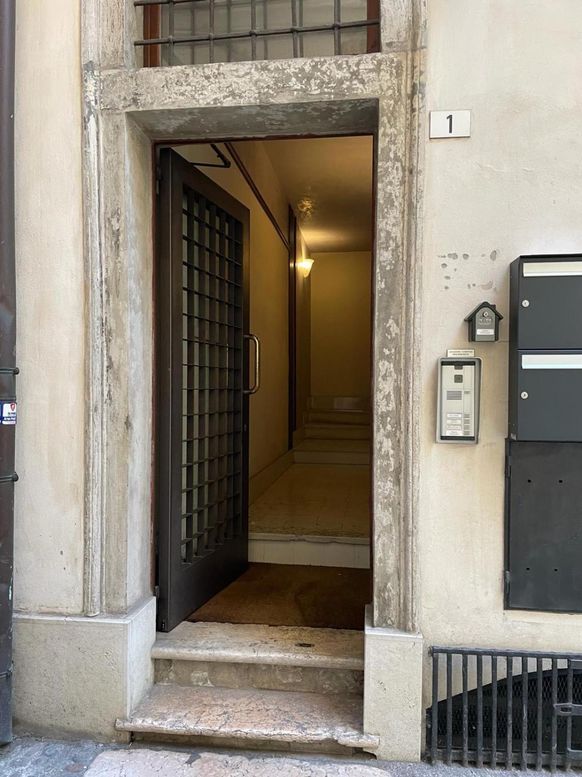 Vicolo Amanti Verona Buitenkant foto